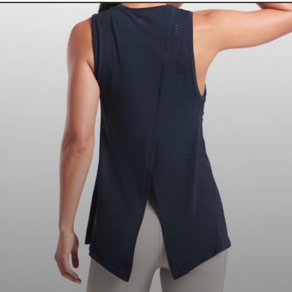 ATHLETA Foothill Tank In Black Size Small - Picture 2 of 4